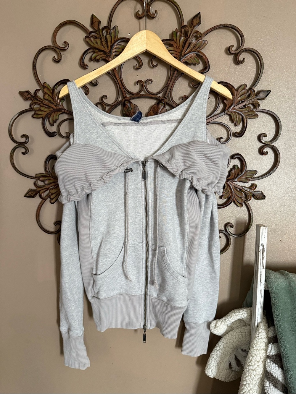 Free People Cold Shoulder Sweatshirt size Small